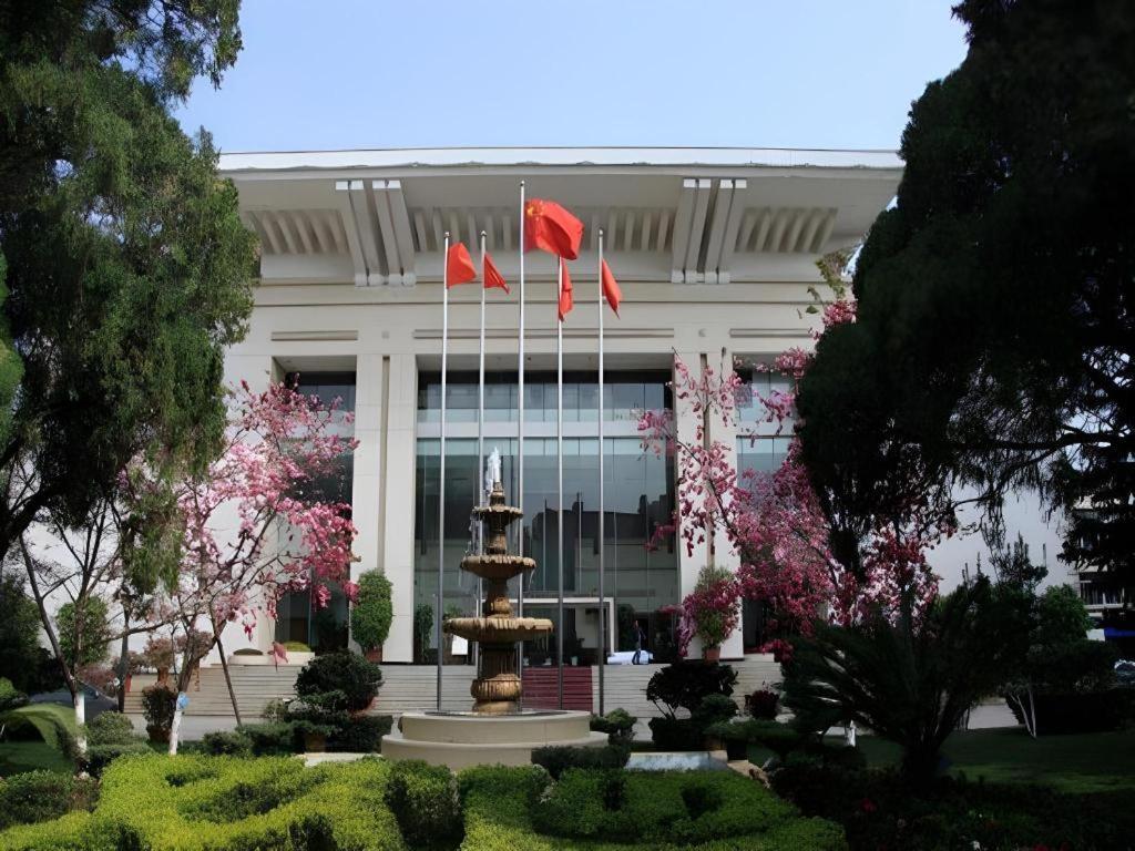 Lian Yun Hotel Kunming Esterno foto