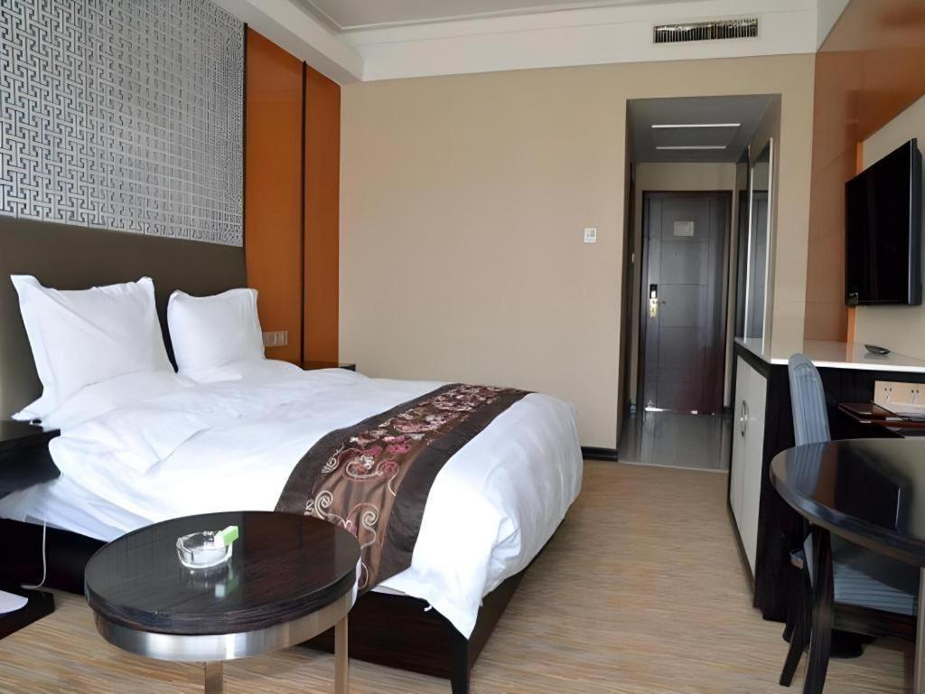 Lian Yun Hotel Kunming Esterno foto