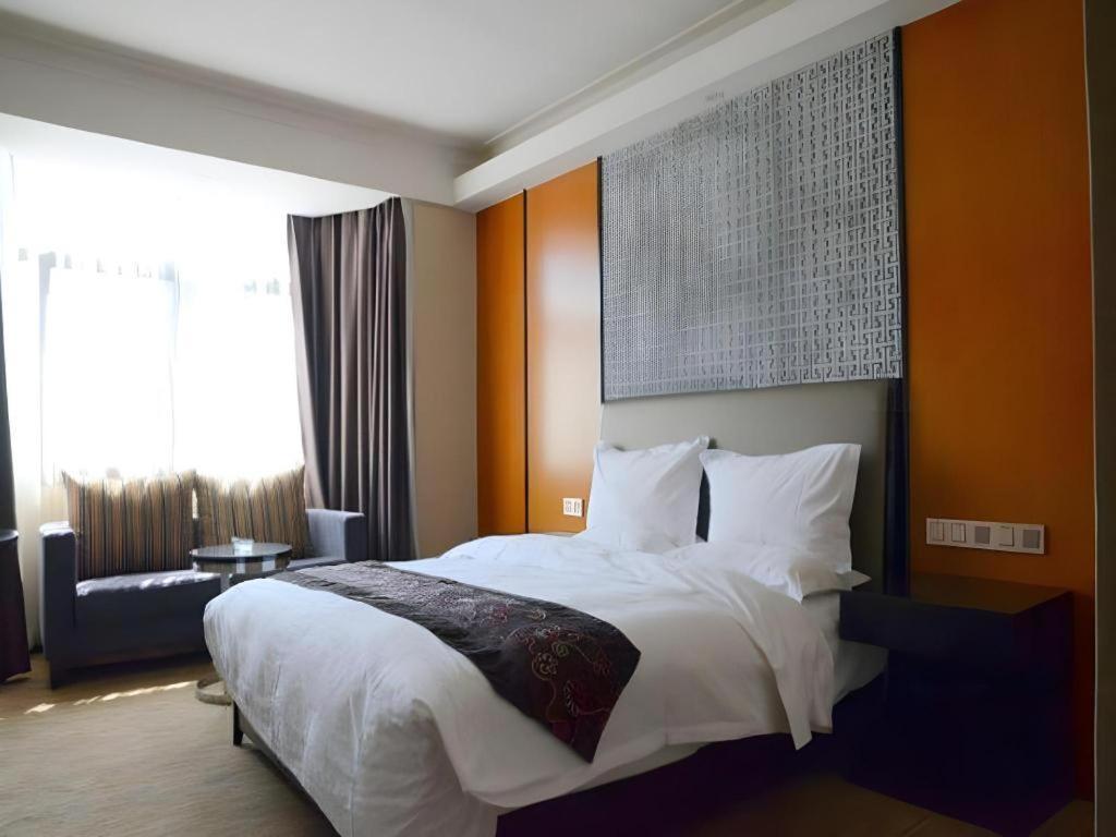 Lian Yun Hotel Kunming Esterno foto