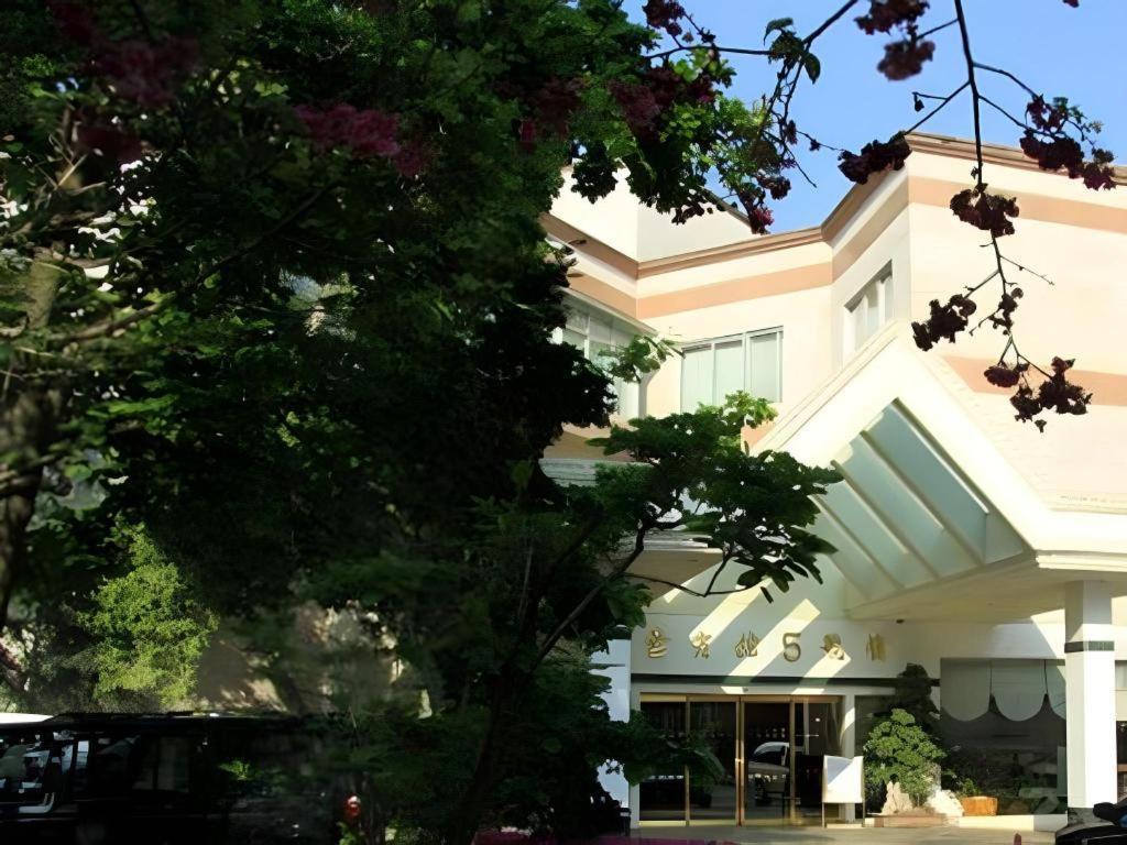 Lian Yun Hotel Kunming Esterno foto