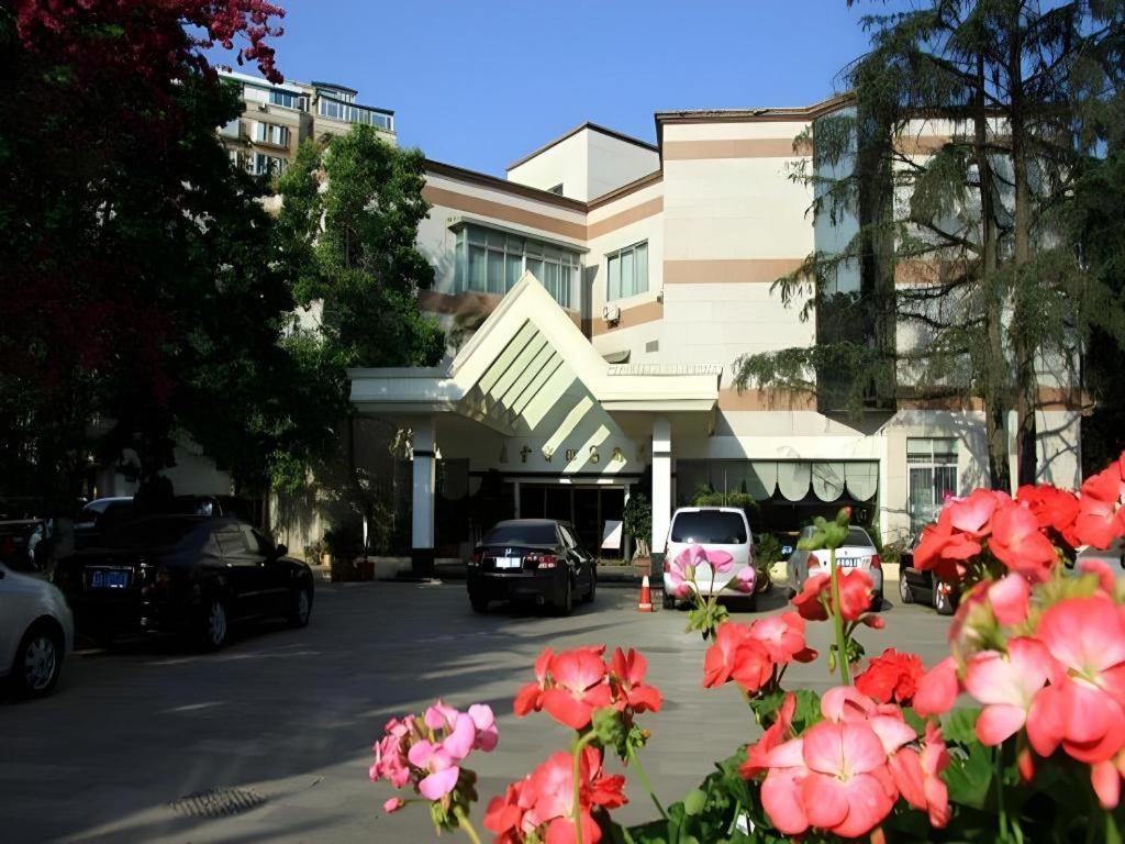 Lian Yun Hotel Kunming Esterno foto