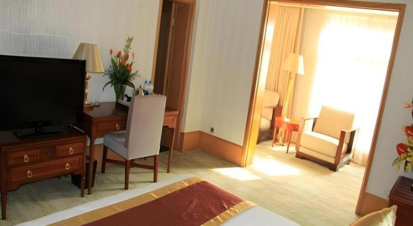 Lian Yun Hotel Kunming Esterno foto