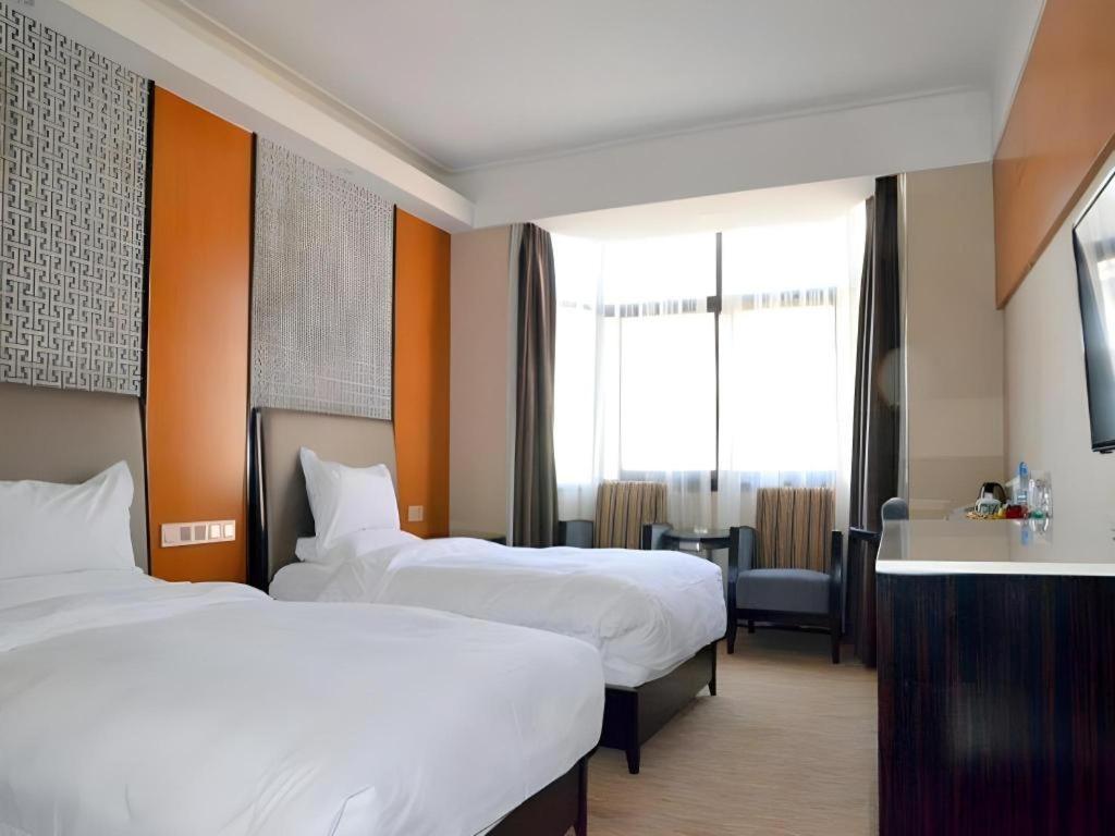 Lian Yun Hotel Kunming Esterno foto
