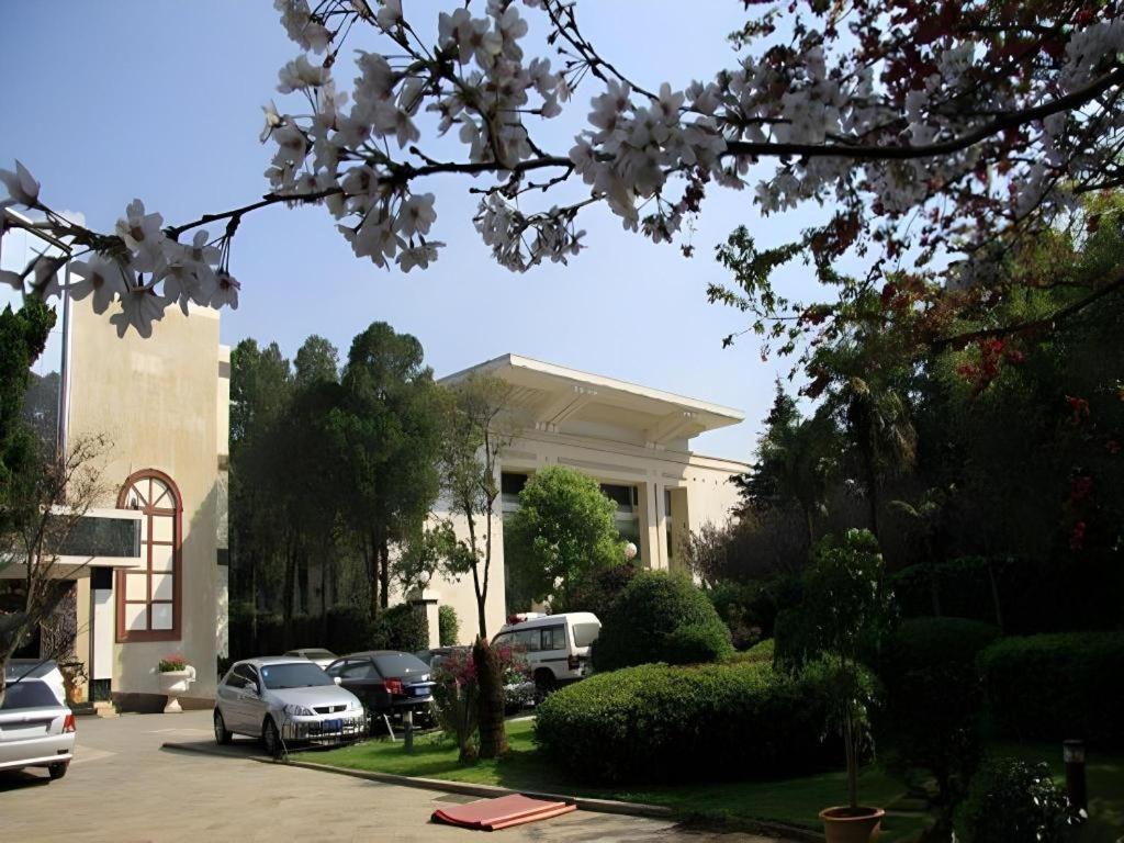 Lian Yun Hotel Kunming Esterno foto