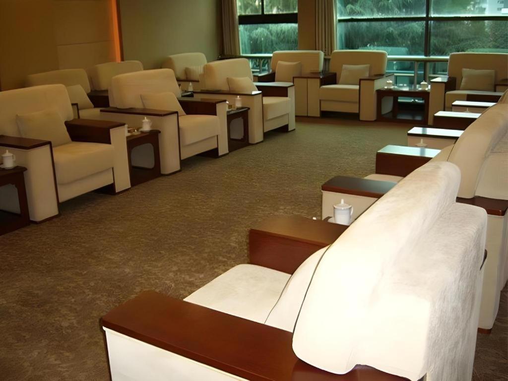 Lian Yun Hotel Kunming Esterno foto